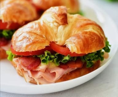 Cuernito de jamon