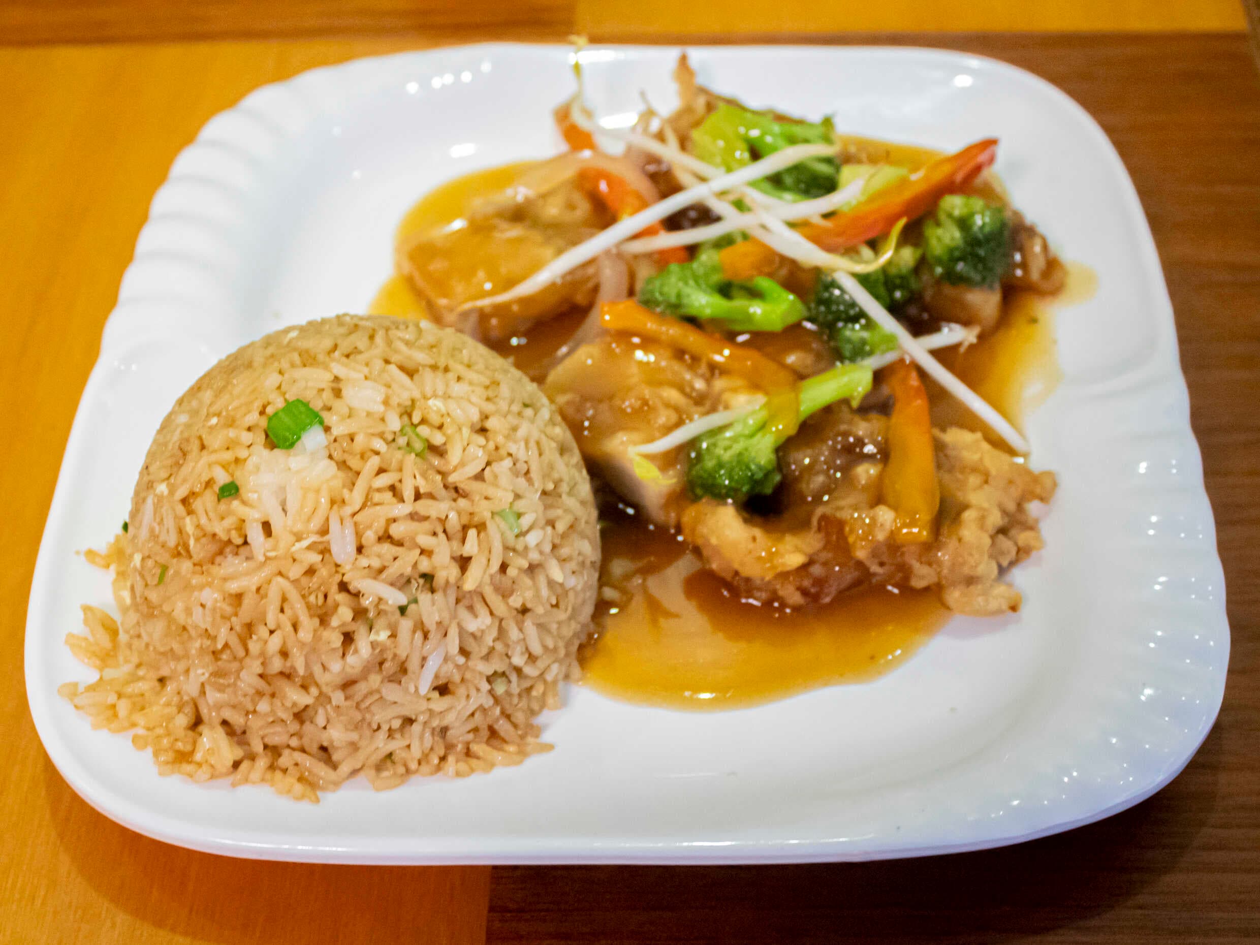 Pollo Chijaukay + Wantan/Sopa + Gaseosa