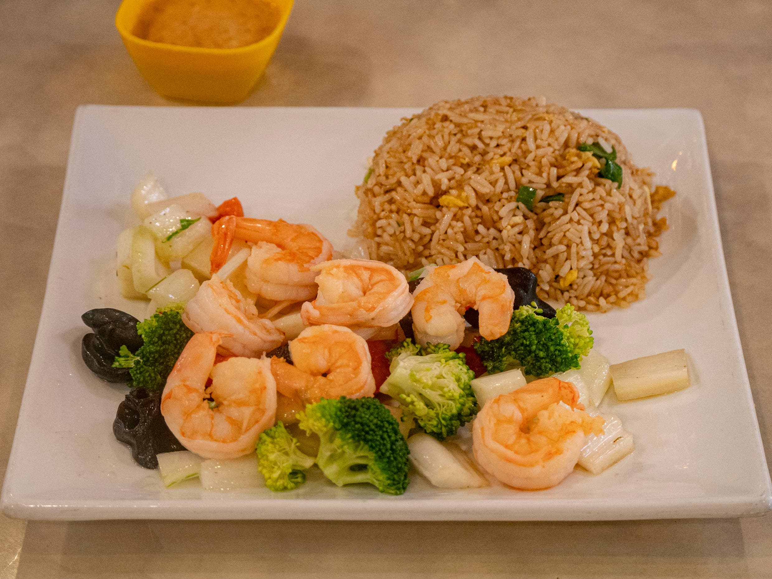 Langostino con Verduras más Chaufa