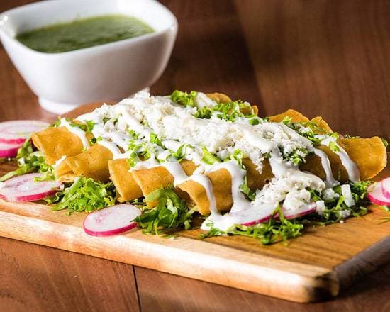 Flautas de pollo