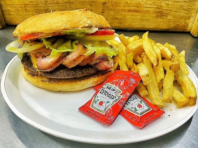 Hamburguesa Mar y Tierra