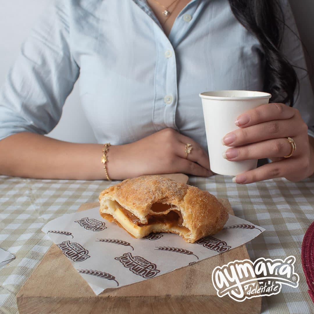Pastel arequipe y queso
