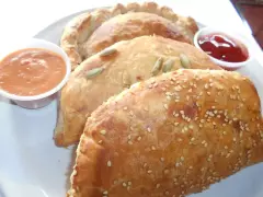 Empanada Bistek Champiñones y Queso Asadero