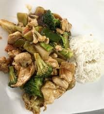 Arroz Blanco con Vegetales en Salsa
