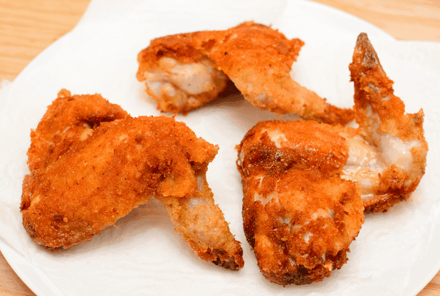 Alas de pollo fritas
