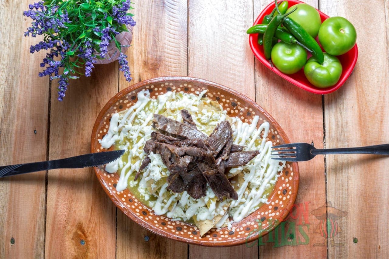 Chilaquiles con Arrachera (Promo)