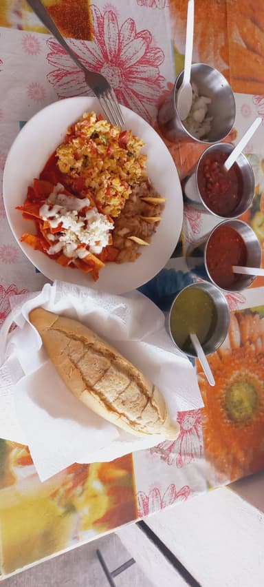 Chilaquiles con Huevo