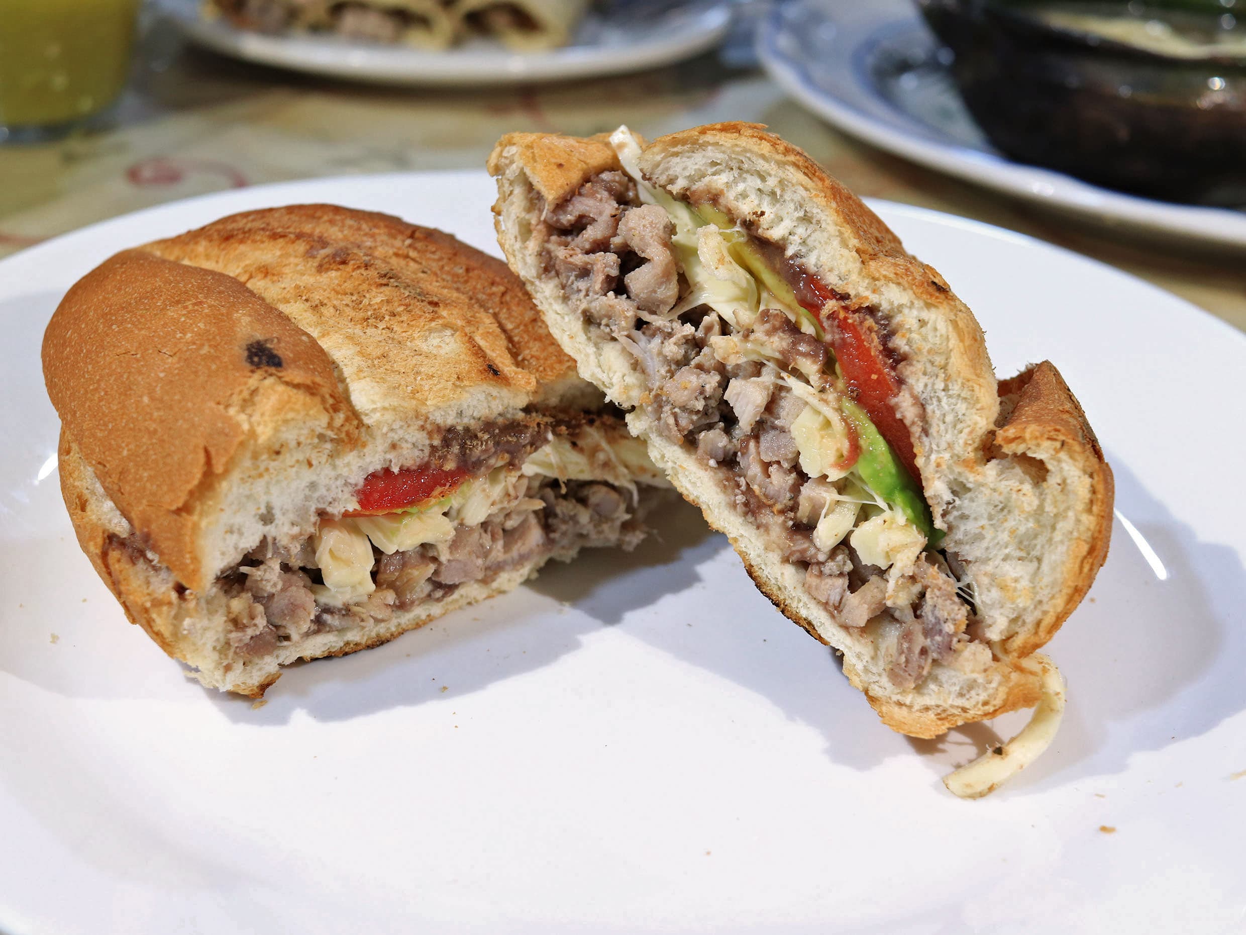 Torta Especial de Carnitas