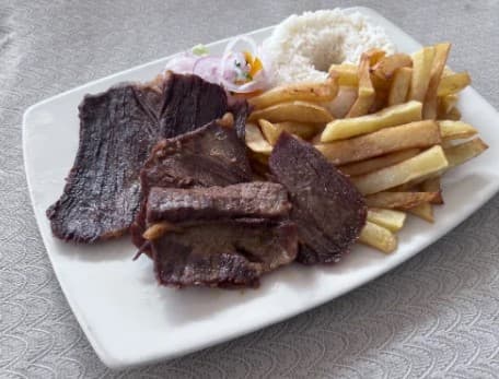 Malaya Dorada con Arroz y Papa Fritas
