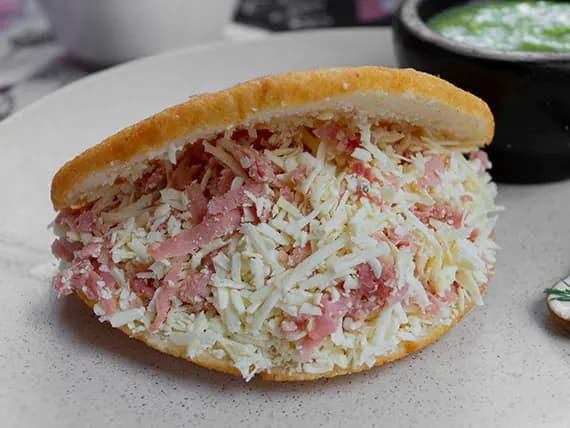 Arepa Jamón y Queso