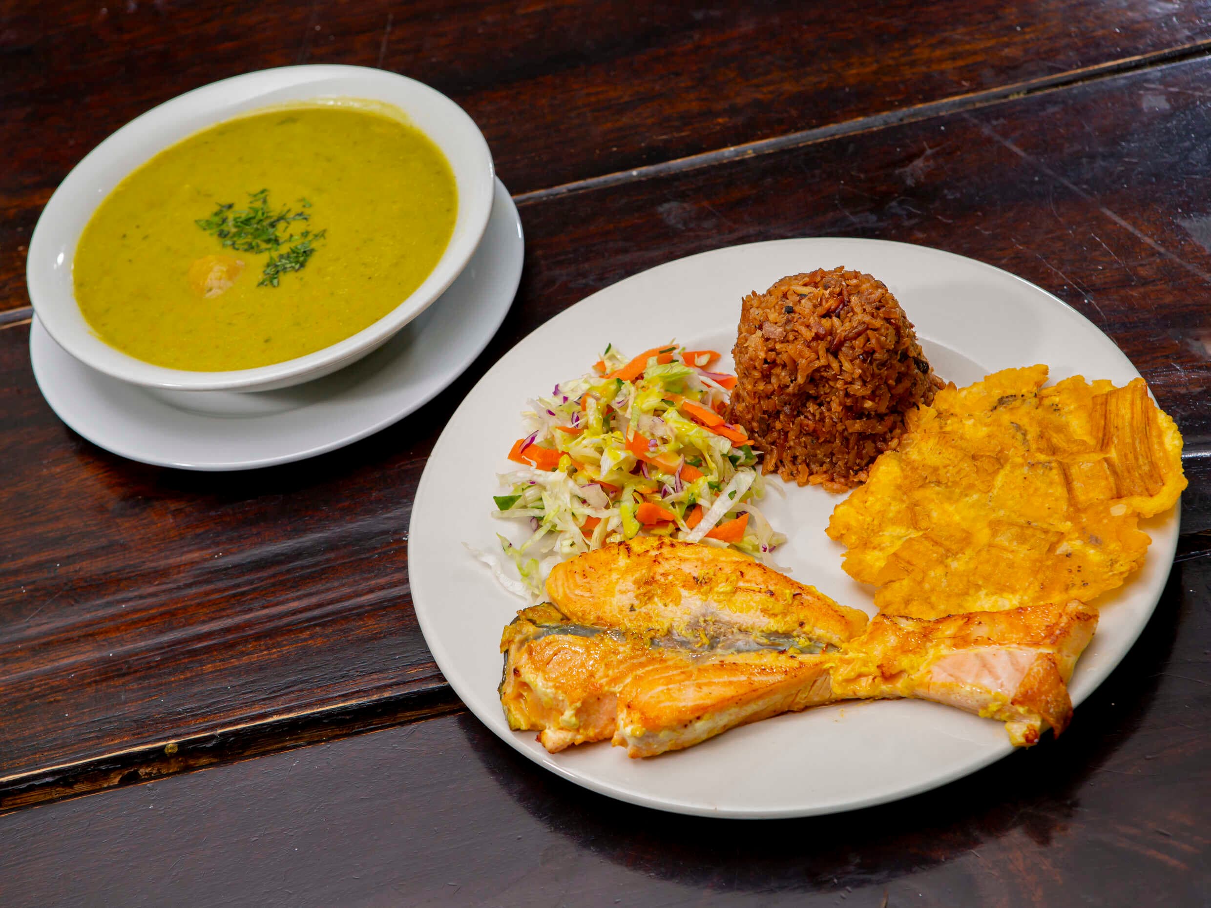 Filete de Salmón a la Plancha + Consomé