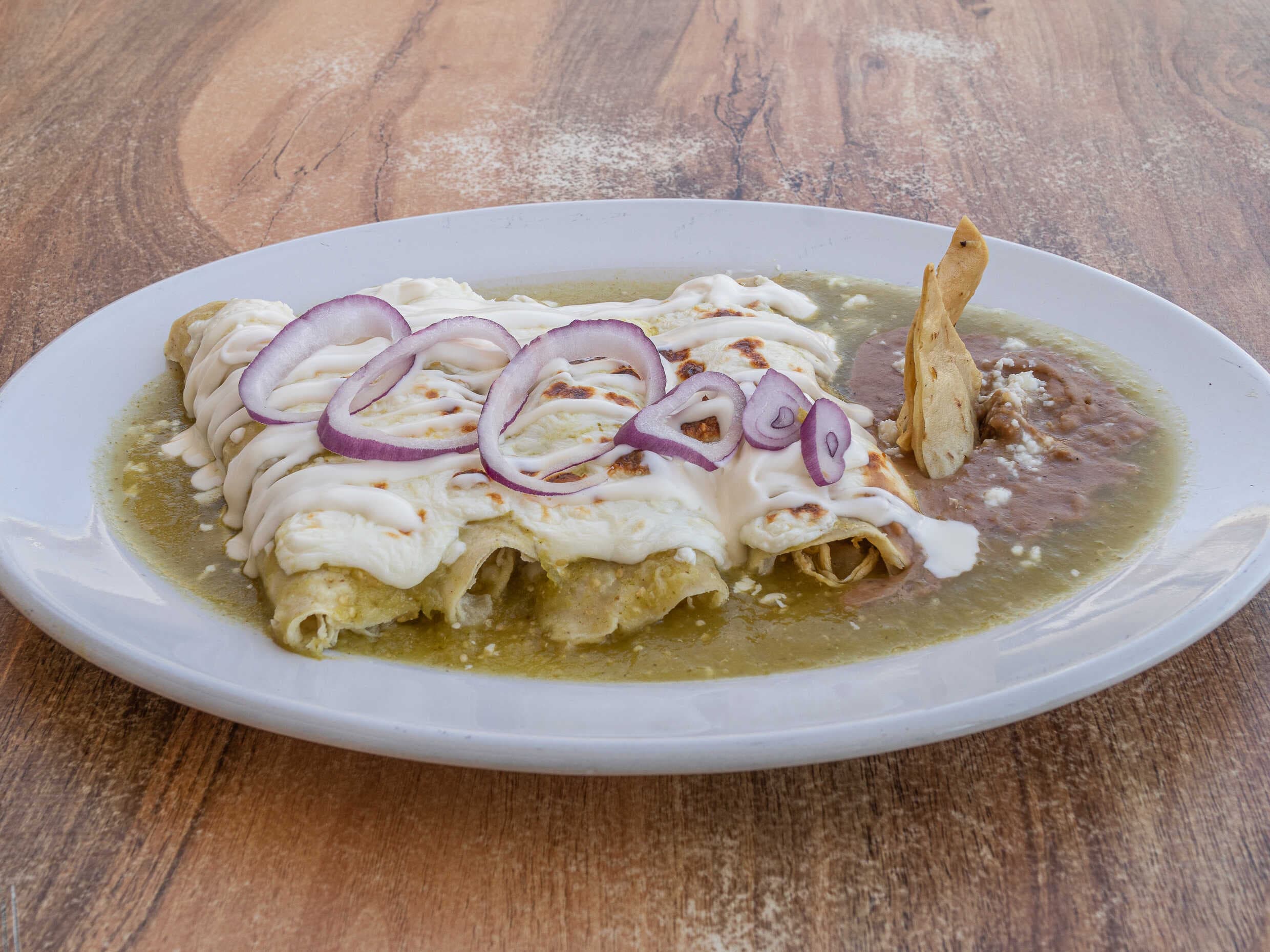Enchiladas Verdes de Pollo