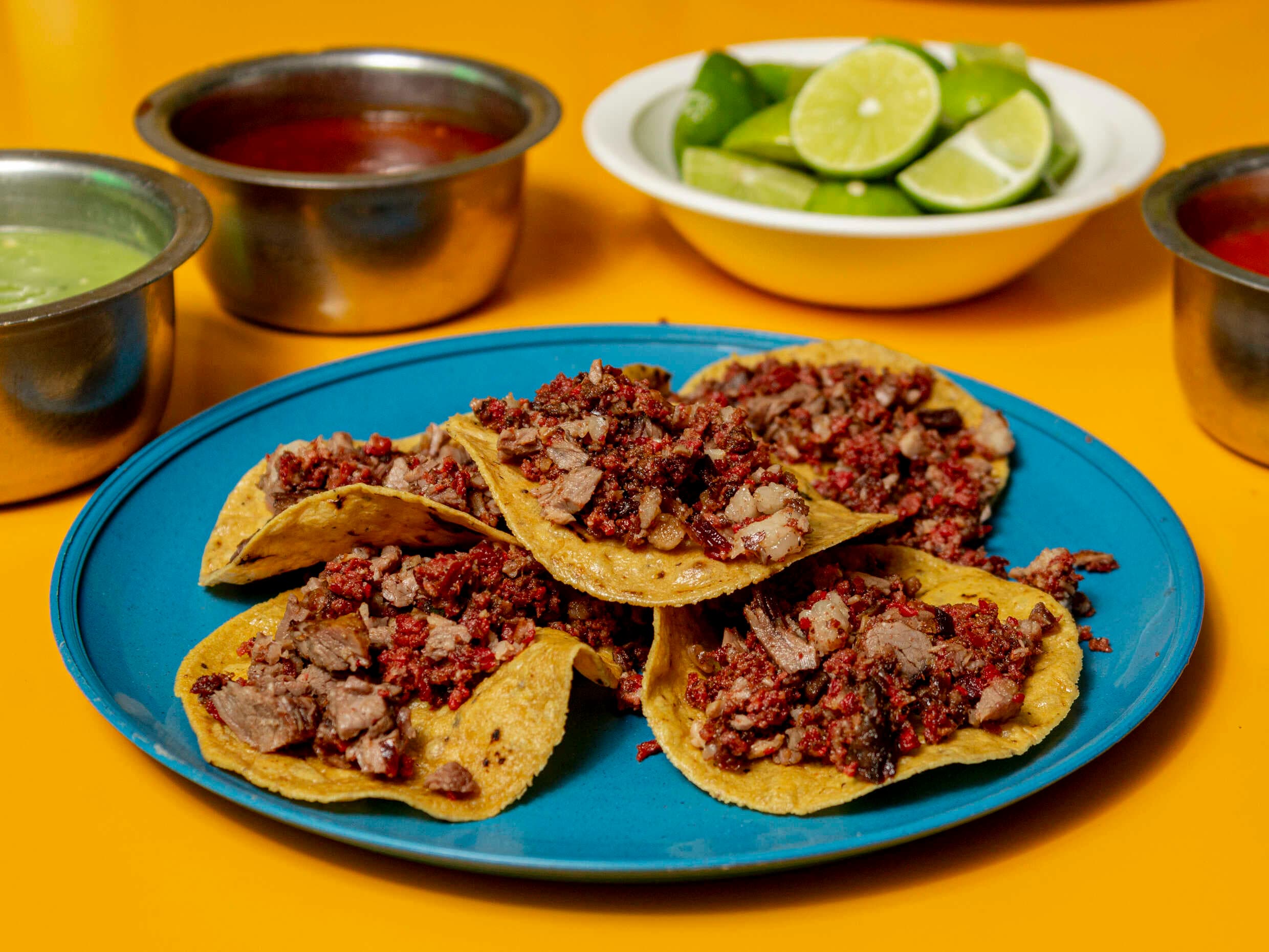 Botana 5 Tostadas de Campechano con Verdura