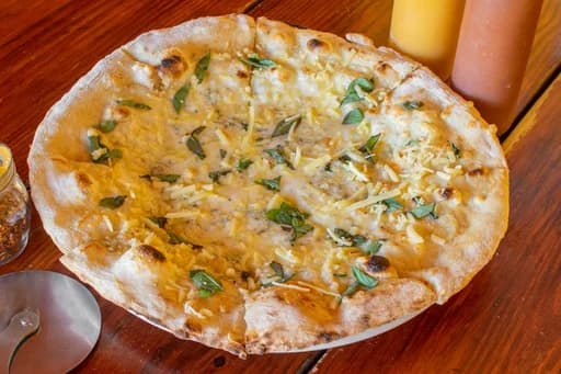Pizza Cuatro Quesos