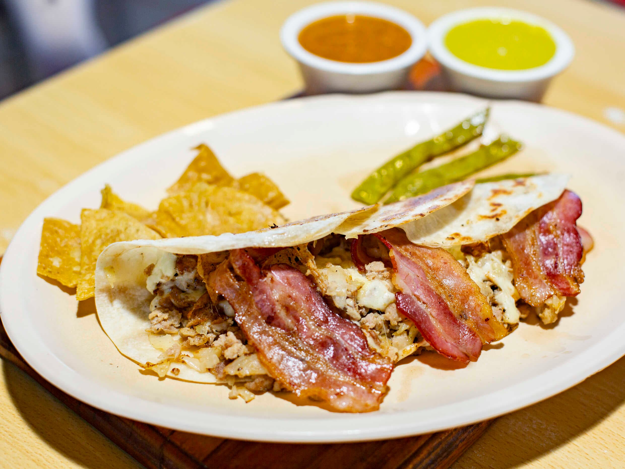 Quesadilla de aguja de res