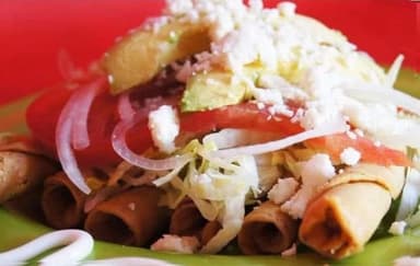 Combo Torta Sencilla + Combinado + Agua.