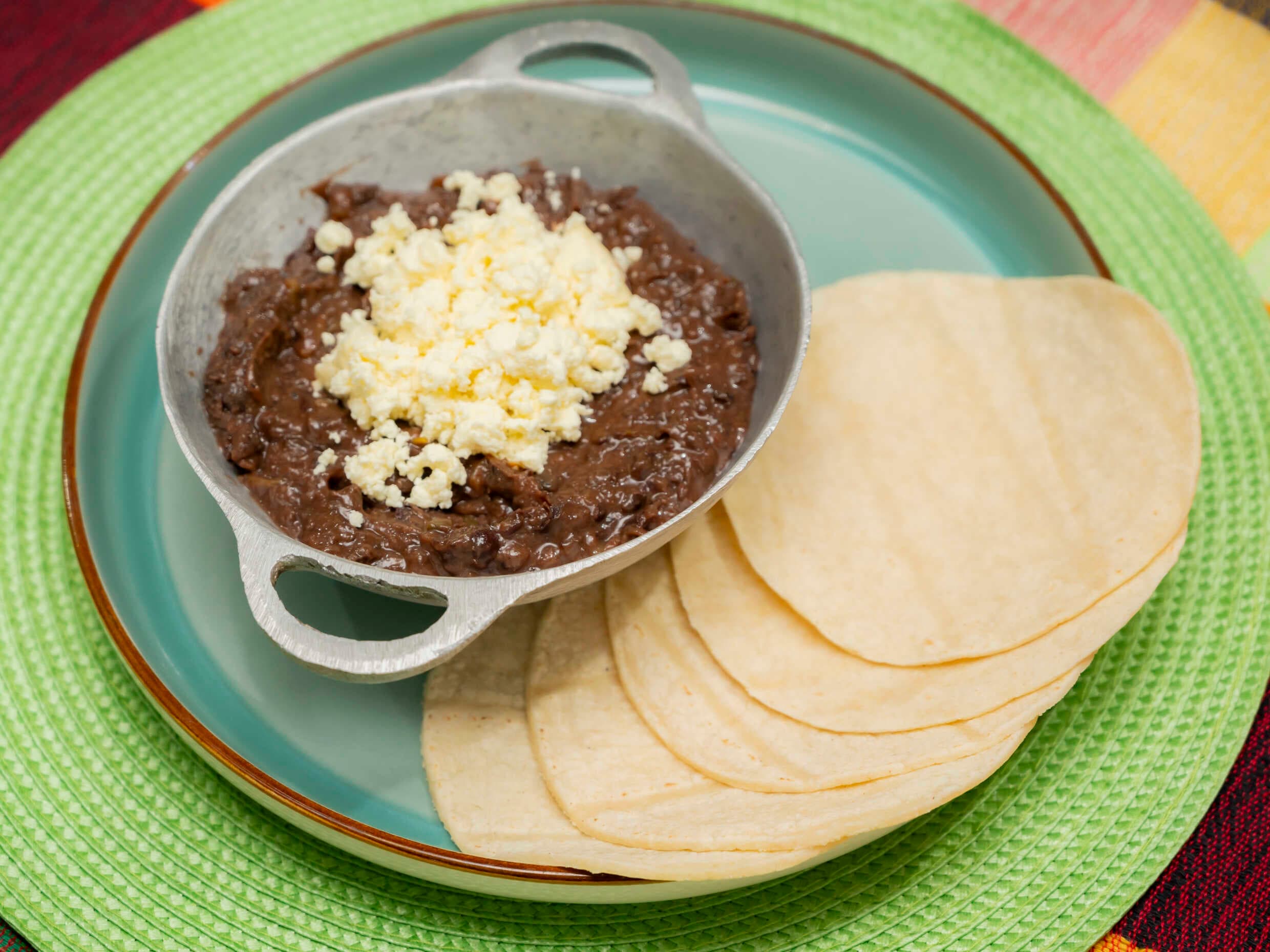 Orden de Frijol con Tortilla