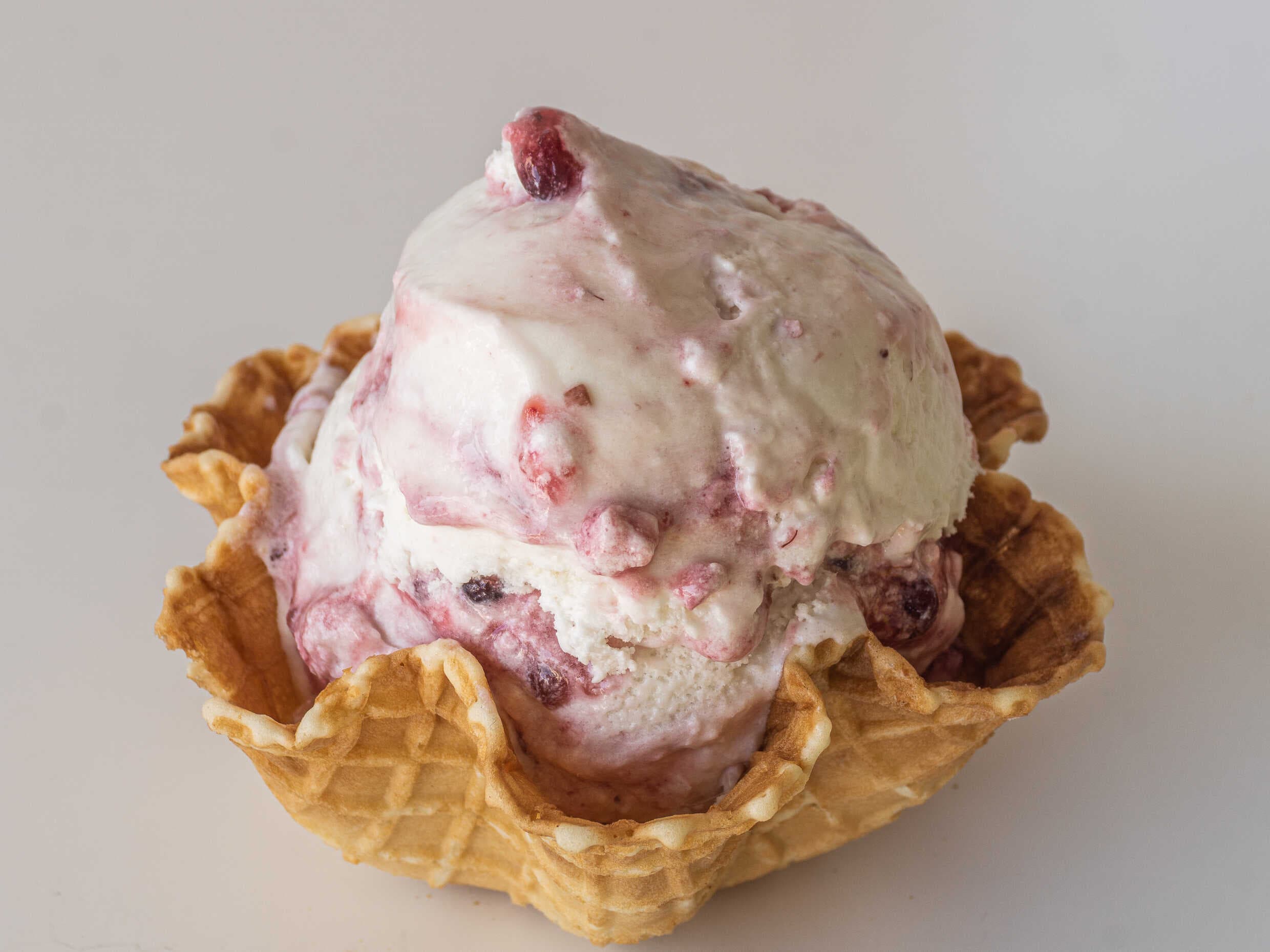 Helado Sencillo de Queso con Zarzamora