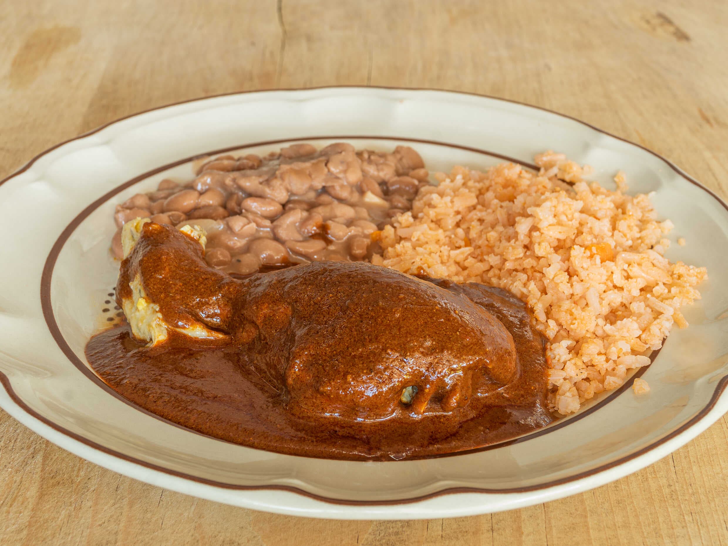 Mole Rojo con Pollo