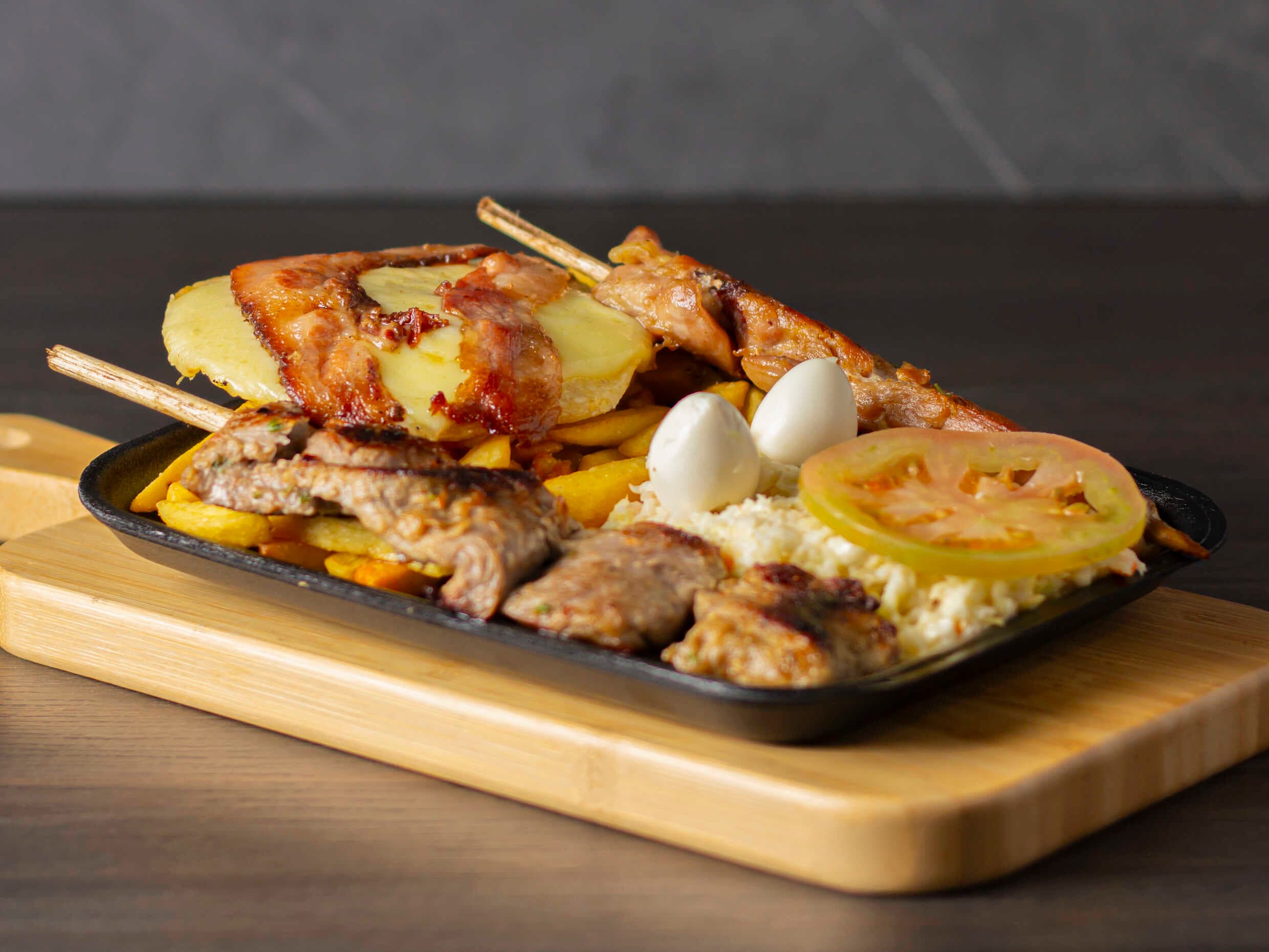 Chuzo Mixto (2 Chuzos: Pollo y Cerdo)