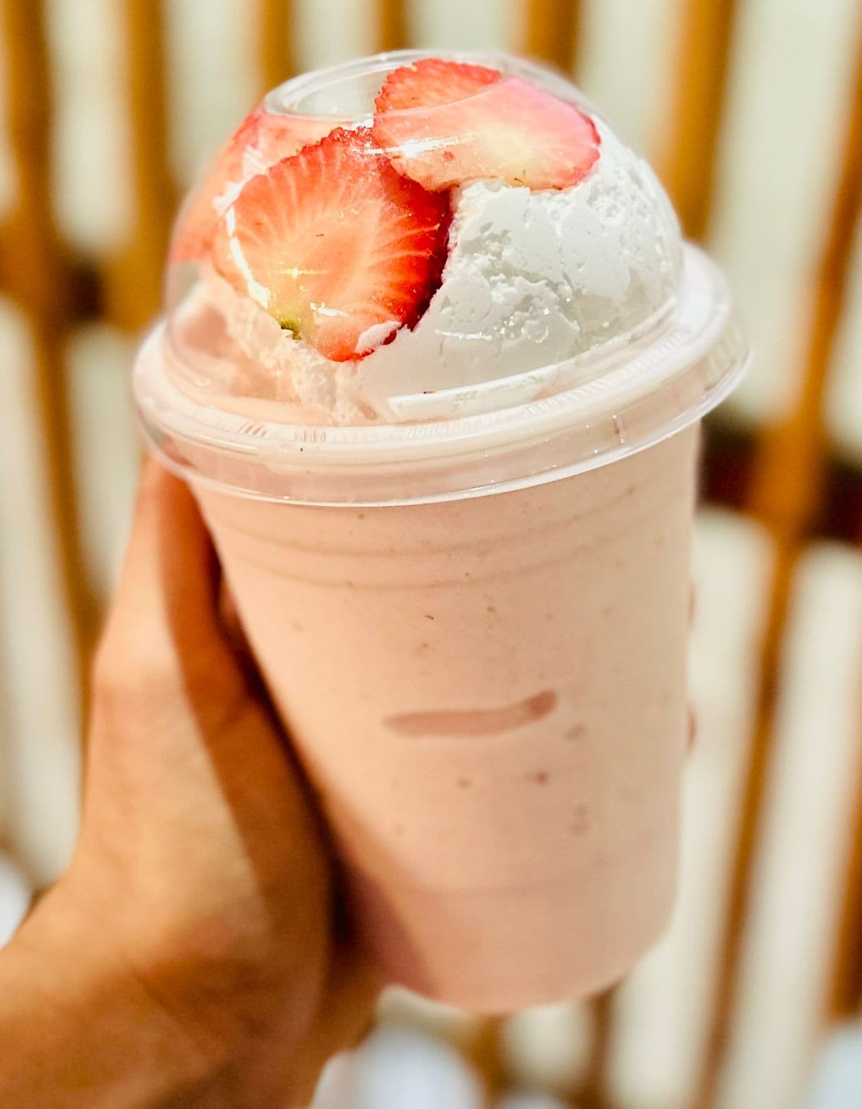 Malteada de Fresa Grande 16 Oz
