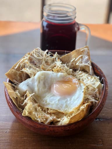 Chilaquiles de Guajillo