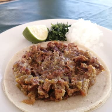 Taco de Chicharrón en Salsa Verde