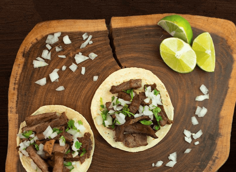 Tacos de arrachera tortilla de maiz