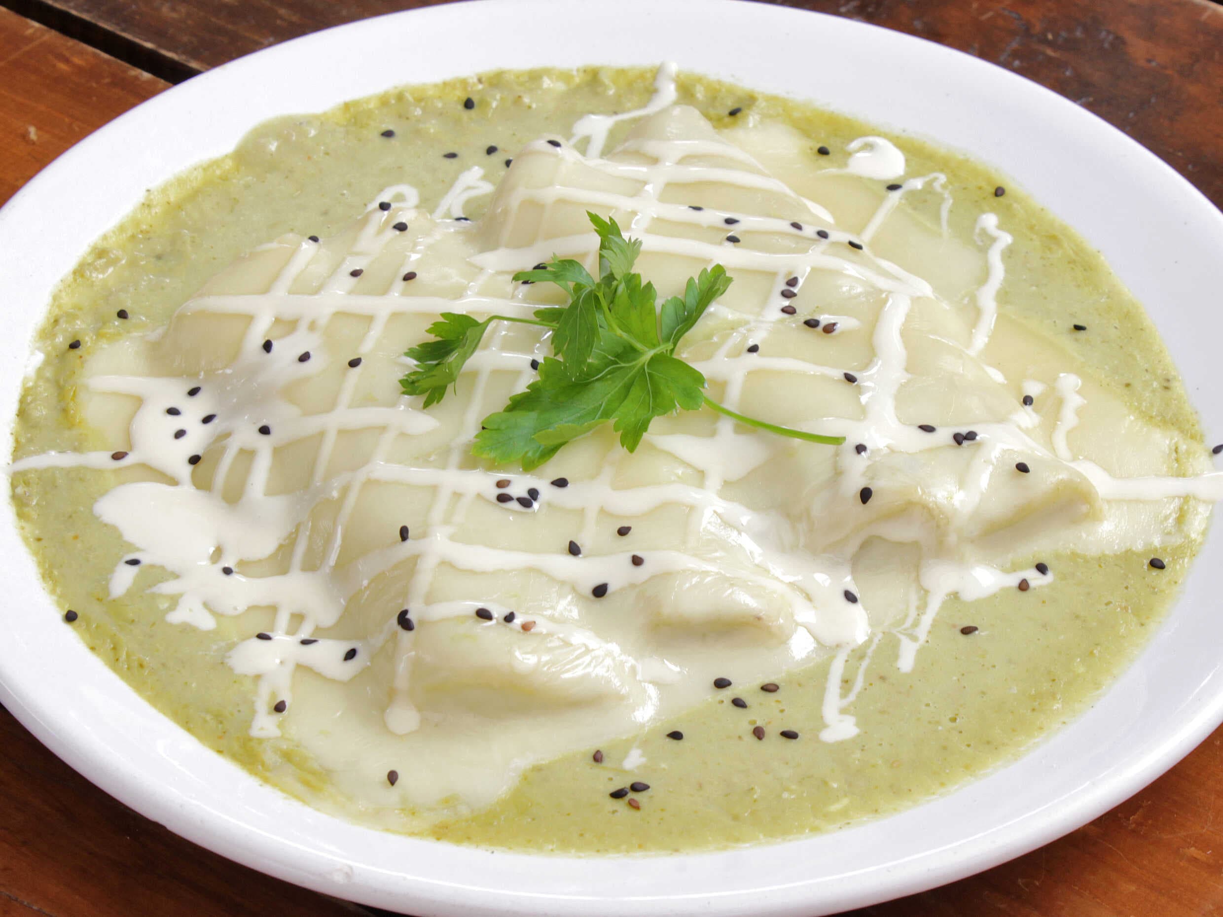 ENCHILADAS SUIZAS + CAFE