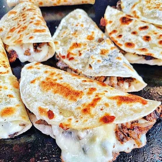 Quesadilla Harina Carne Asada