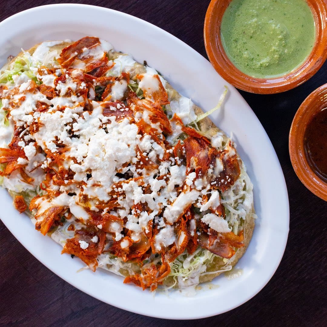 Huarache de Tinga de pollo