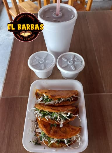 3 Tacos de Birria Suaves +Agua+ Consome Gratis