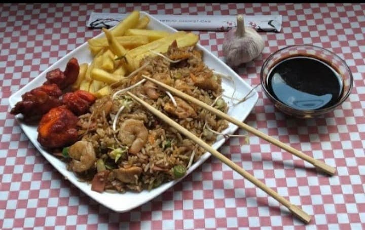 Arroz Chino con Costilla BBQ