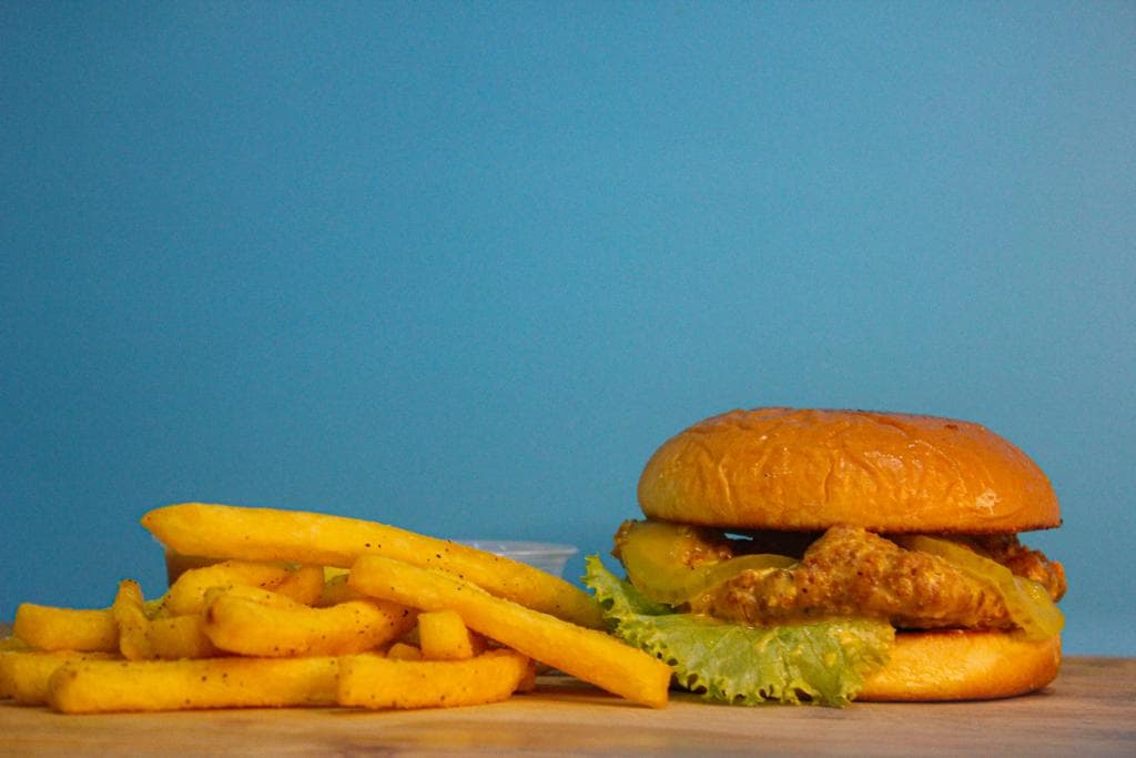 Garlic Parm Burger + Papas