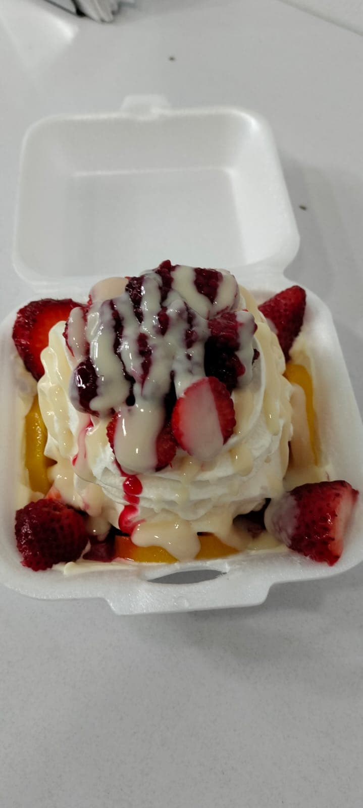 Merengón con Frutos Rojos