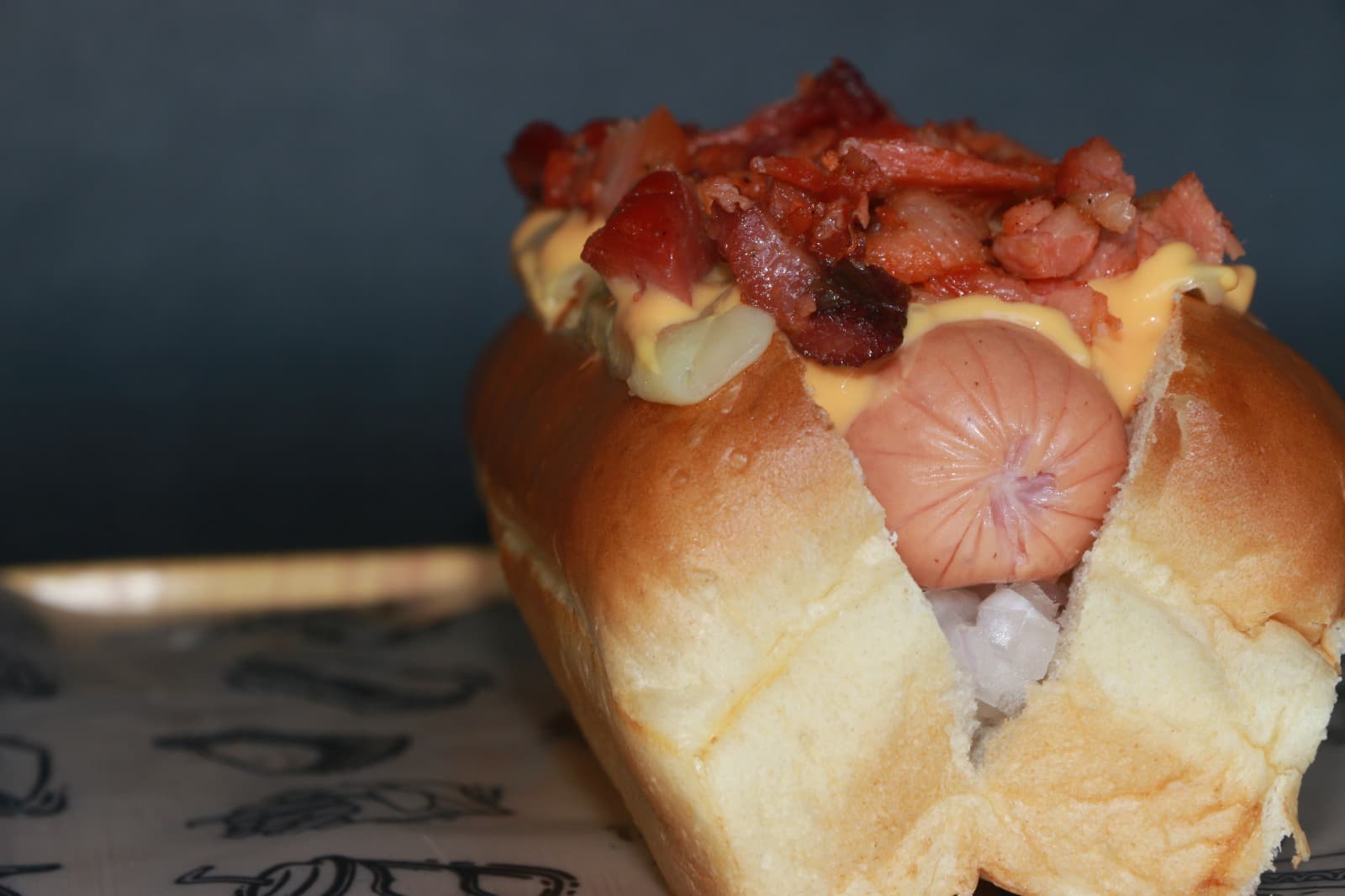 Perro Ranchero Queso Tocineta