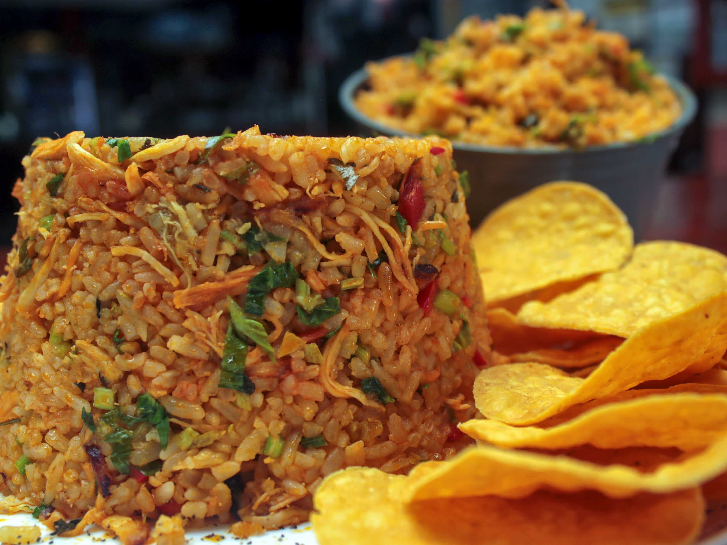2 Enteros de Arroz con Pollo