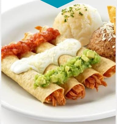 Tacos Dorados Carne o Pollo 4 Piezas