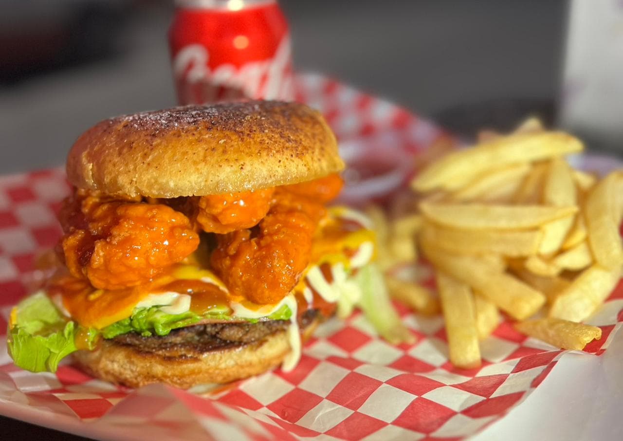 Hamburguesa con Boneless.