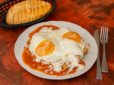 Chilaquiles Huevo Estrellado