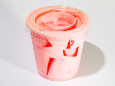 Gelatina con yogurt de fresa