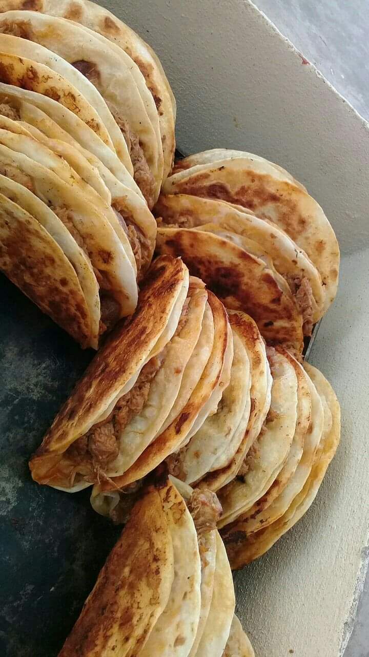 TACO DORADO CON QUESO