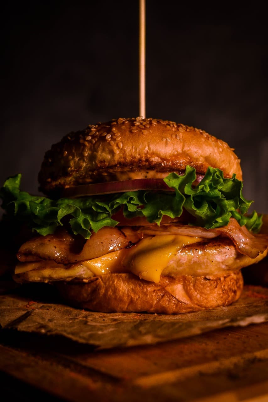 Burger Traditional Chicken + papa francesa