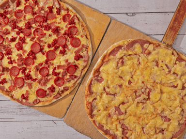 2 Pizzas (1 Hawaiana y 1 Pepperoni) + Pan con Ajo