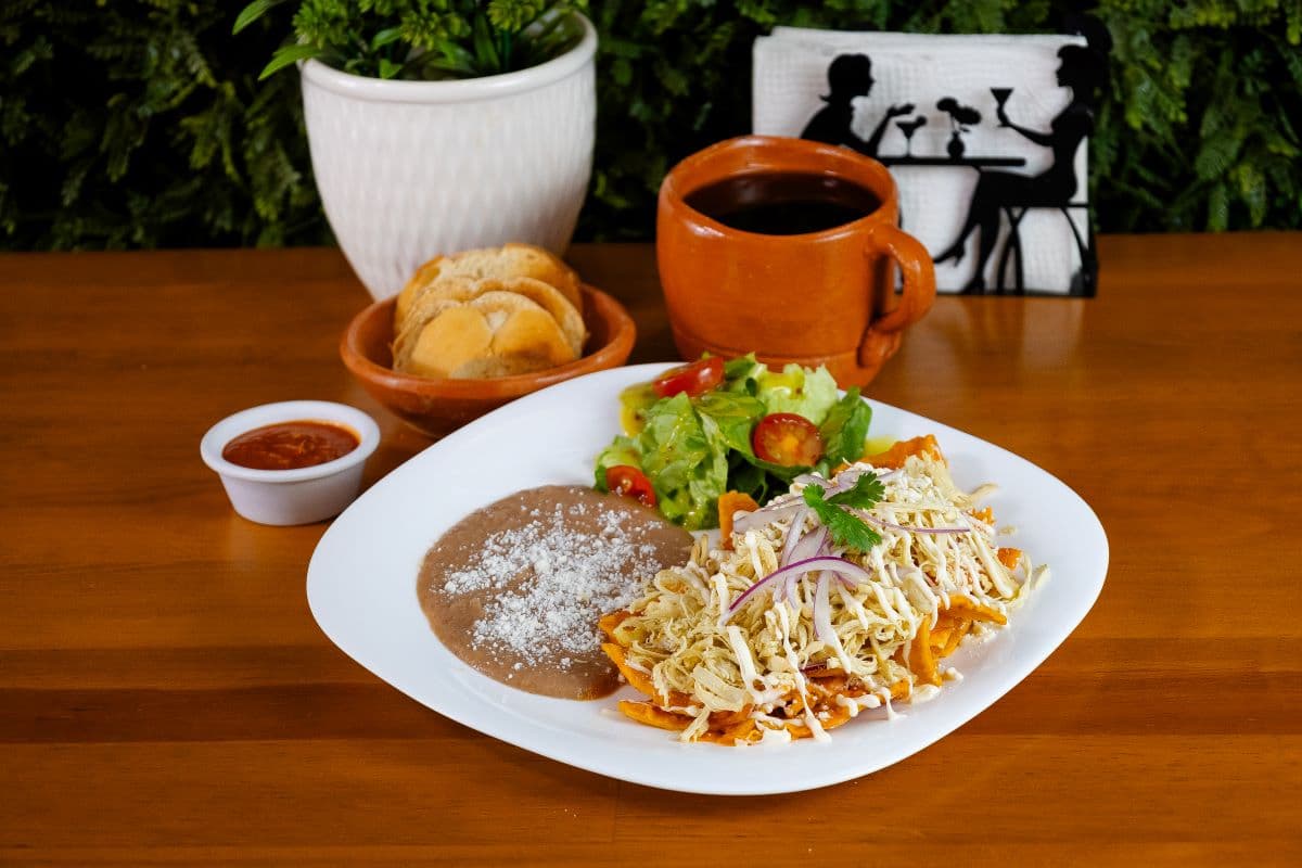 Chilaquilas con Pollo