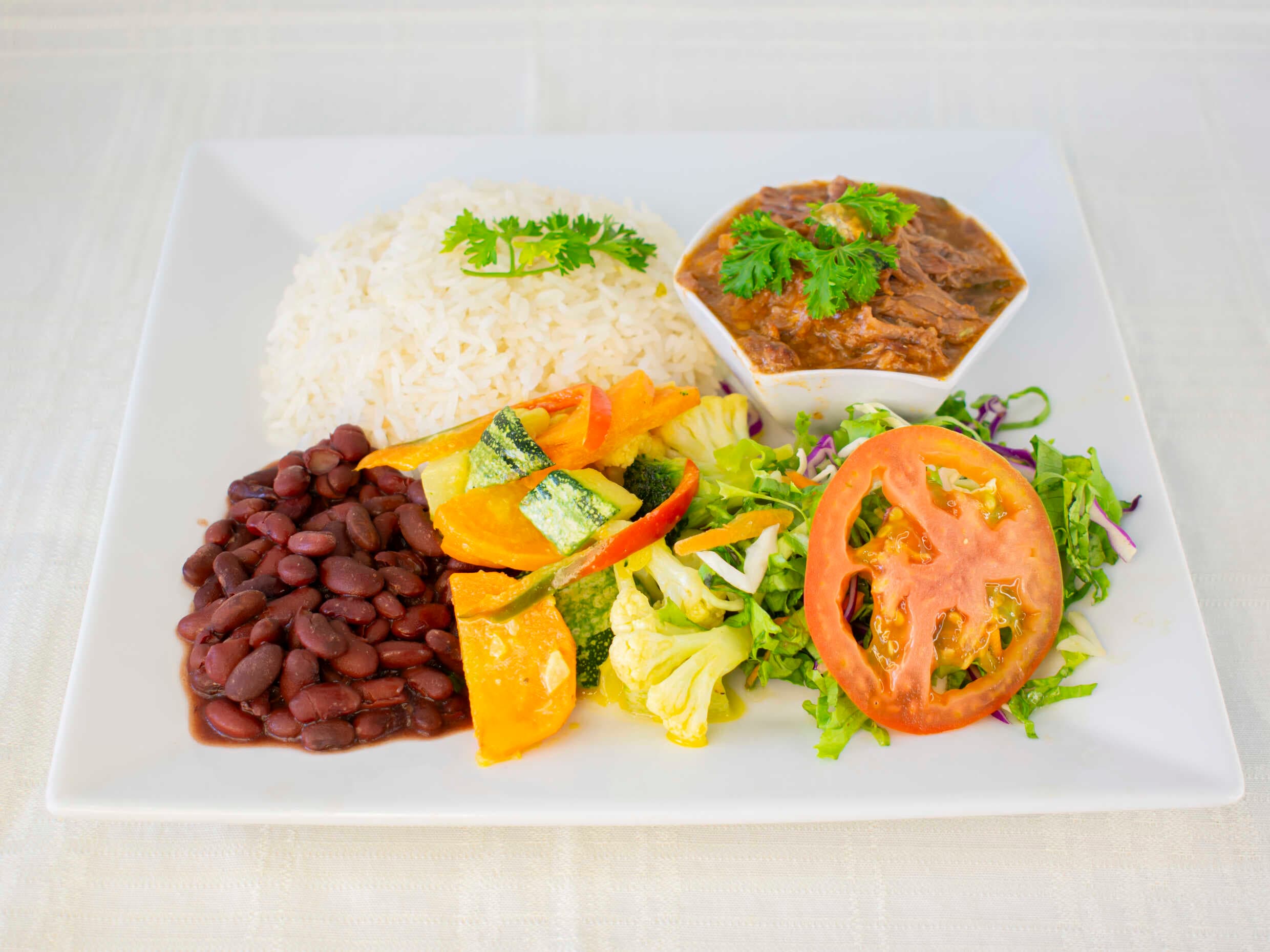 Combo Casado con Carne Salsa