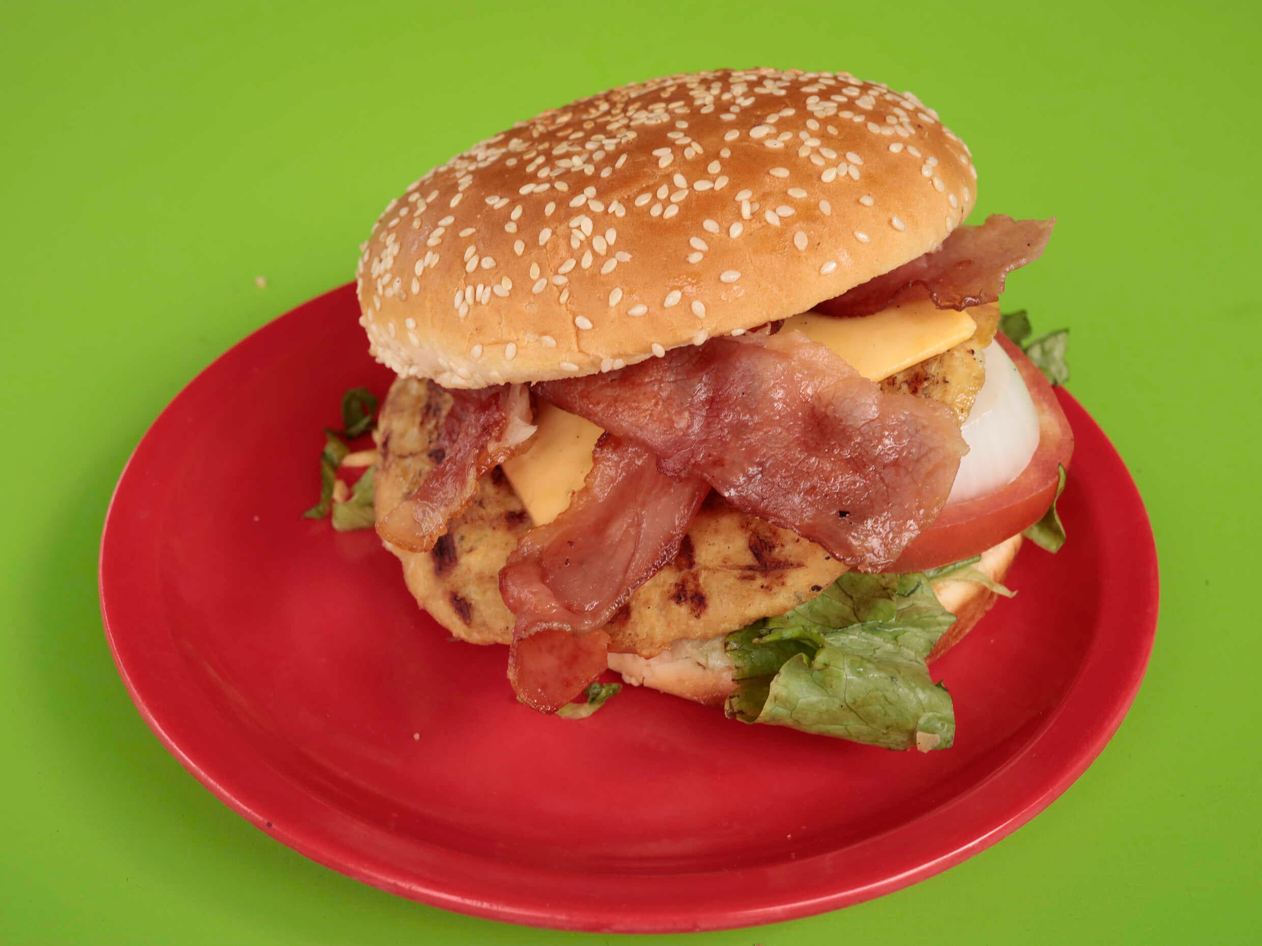 Tocino Burger de Pollo con Queso