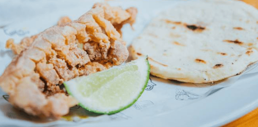 Chicharrón con Arepa