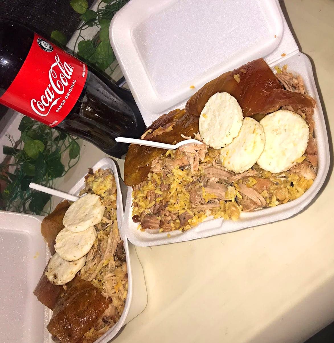 Combo 2 Lechonas Familiares + Gaseosa 1.5L