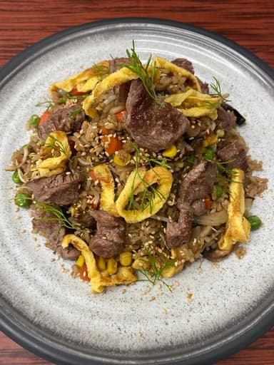 Yakimeshi + Bebida 250ml